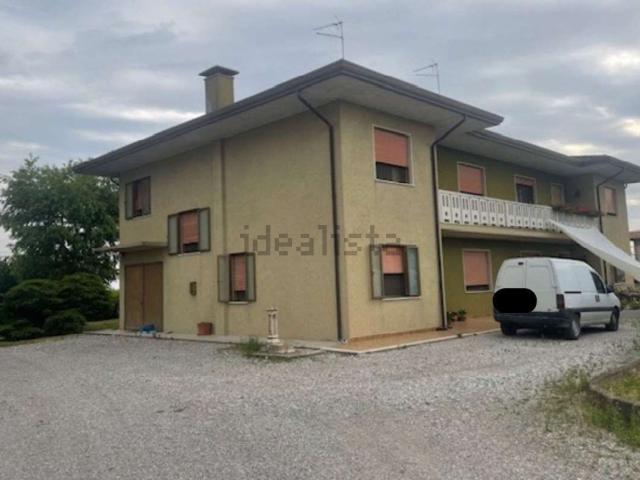 Villetta bifamiliare in vendita di 203 m² in Via Pramorin, 9