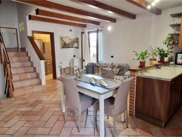 Villetta bifamiliare in vendita di 203 m² in Via San Bernardo, 6