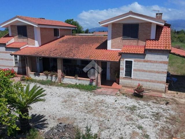 Villetta bifamiliare in vendita di 200 m²