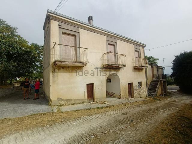 Villetta bifamiliare in vendita di 200 m² in Contrada Colle Spaccato