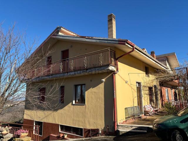 Villetta bifamiliare in vendita di 200 m² in Contrada Verzari, 47