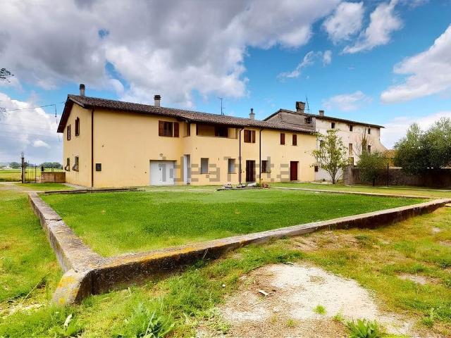 Villetta bifamiliare in vendita di 200 m² in Frazione Beroide, 149