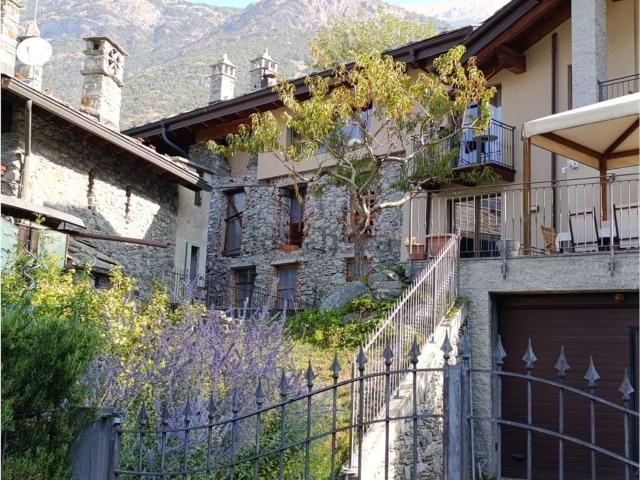 Villetta bifamiliare in vendita di 200 m² in Frazione Renard