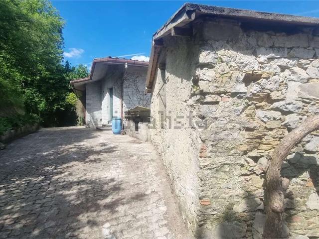 Villetta bifamiliare in vendita di 200 m² in Località Appioli