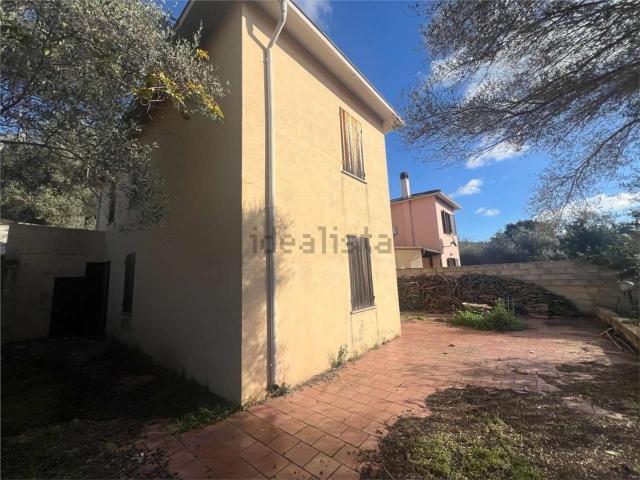Villetta bifamiliare in vendita di 200 m² in Piazza Logulentu, 22