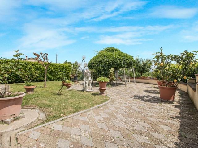 Villetta bifamiliare in vendita di 200 m² in Strada Palazzuolo