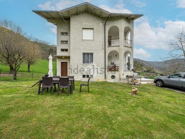 Villetta bifamiliare in vendita di 200 m² in Strada Pranello, 26