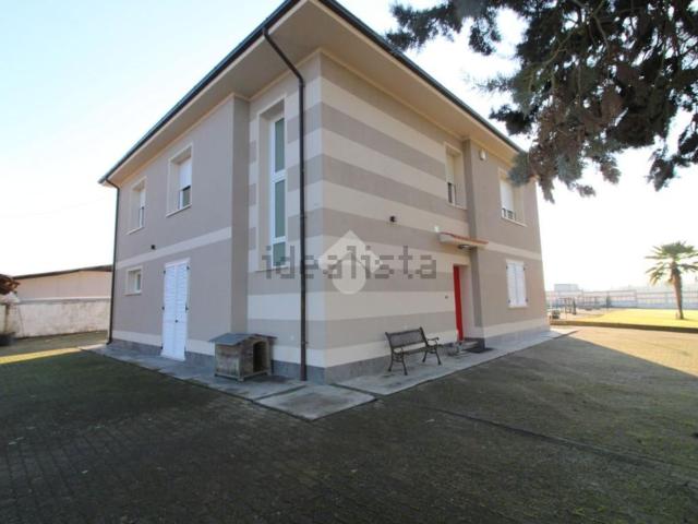 Villetta bifamiliare in vendita di 200 m² in Strada Rasoio, 8