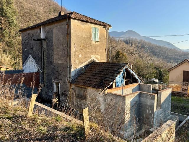 Villetta bifamiliare in vendita di 200 m² in Salita Chiappa di Struppa, 20