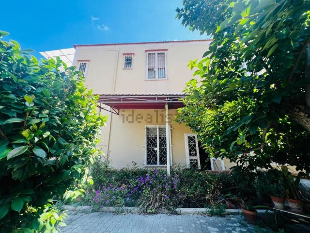 Villetta bifamiliare in vendita di 200 m² in Via Torretta Fiorillo