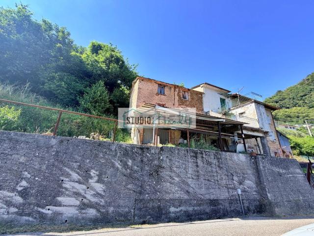 Villetta bifamiliare in vendita di 200 m² in Via Trieste
