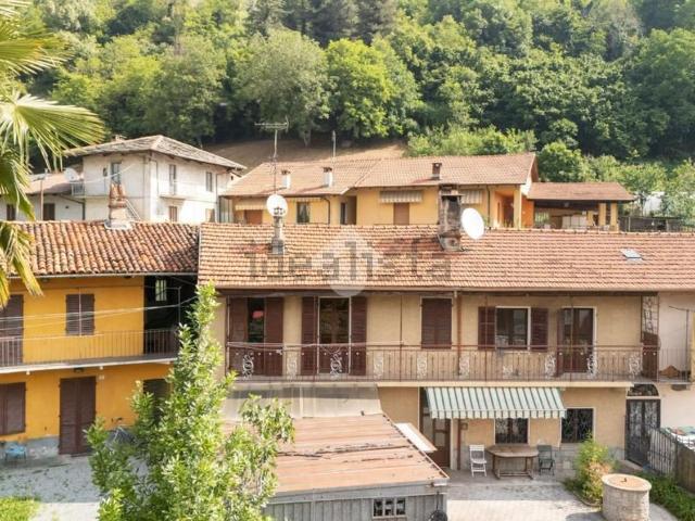 Villetta bifamiliare in vendita di 200 m² in Via Venasca, 52