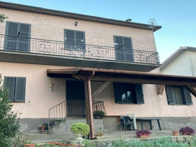 Villetta bifamiliare in vendita di 200 m² in Via Zepponami, 147