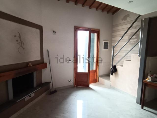 Villetta bifamiliare in vendita di 200 m² in Via Acqualunga