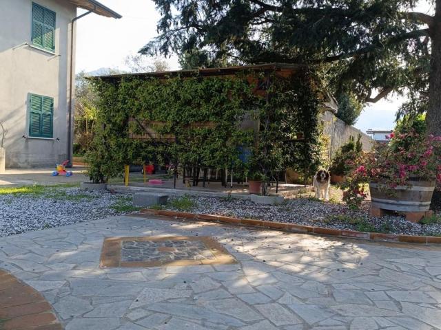 Villetta bifamiliare in vendita di 200 m² in Via Aglione