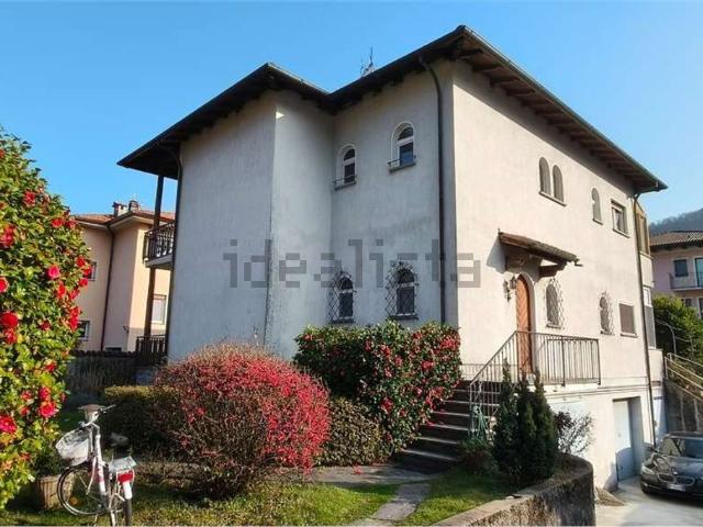 Villetta bifamiliare in vendita di 200 m² in Via al Cimitero, 5