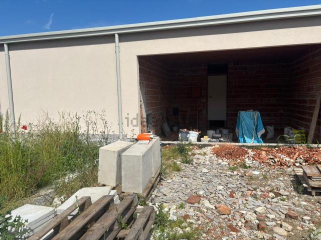 Villetta bifamiliare in vendita di 200 m² in Via Altichiero