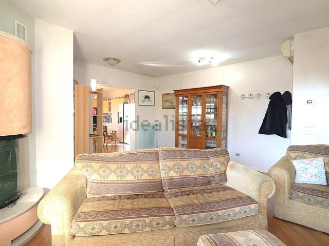 Villetta bifamiliare in vendita di 200 m² in Via Augusto Veronese, 42