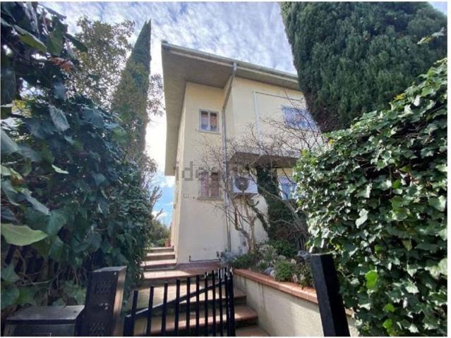 Villetta bifamiliare in vendita di 200 m² in Via B. Buozzi, 38