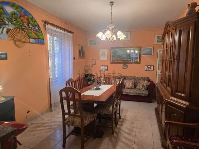 Villetta bifamiliare in vendita di 200 m² in Via Colle Bracchi