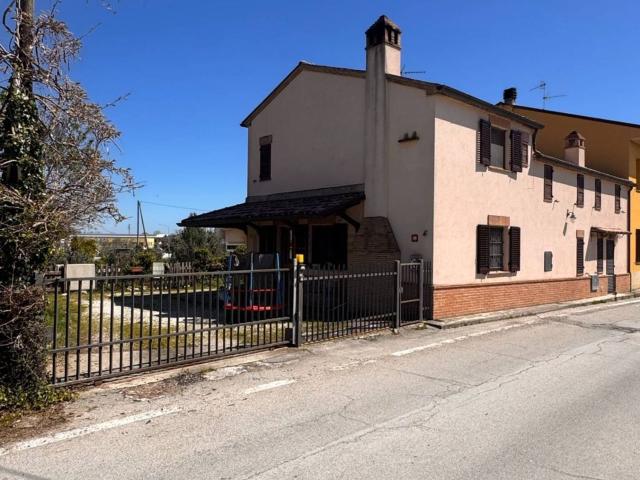 Villetta bifamiliare in vendita di 200 m² in Via Dante Mattii, 22