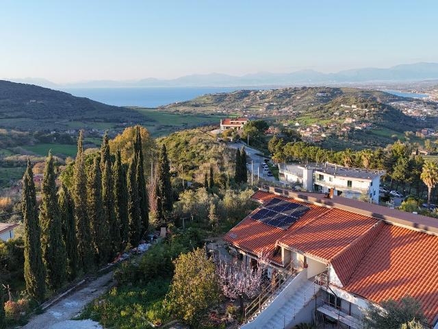 Villetta bifamiliare in vendita di 200 m² in Via degli Asparagi