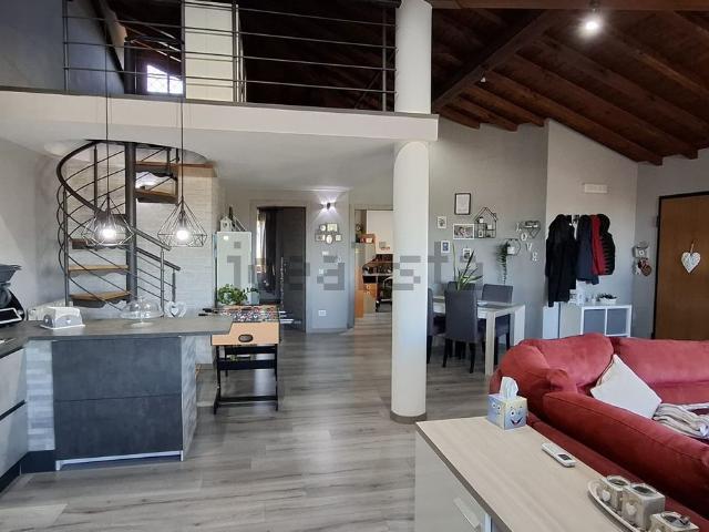 Villetta bifamiliare in vendita di 200 m² in Via del Cavone, 24