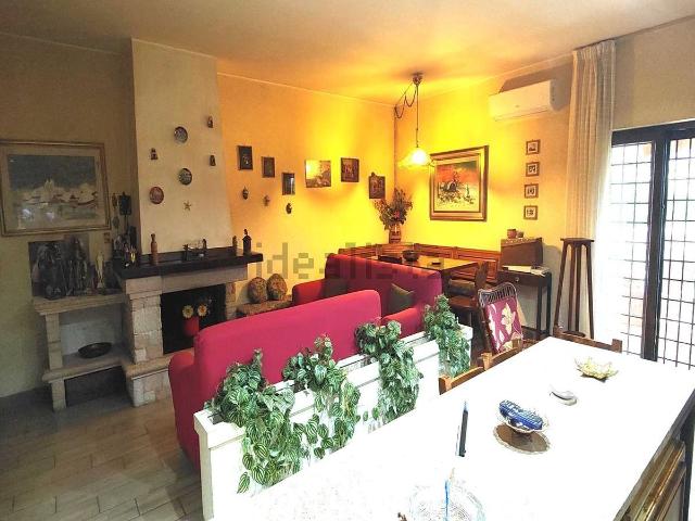 Villetta bifamiliare in vendita di 200 m² in Via dell&apos Unità