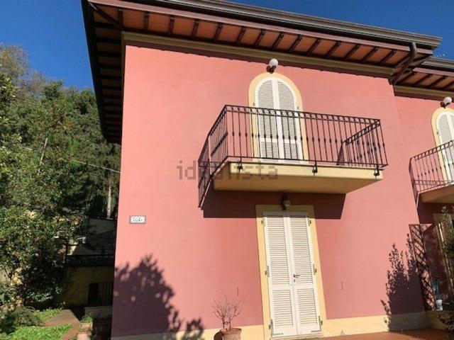 Villetta bifamiliare in vendita di 200 m² in Via di Arliano