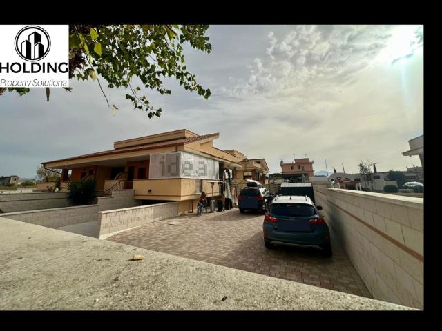 Villetta bifamiliare in vendita di 200 m² in Via Francesco Buitoni