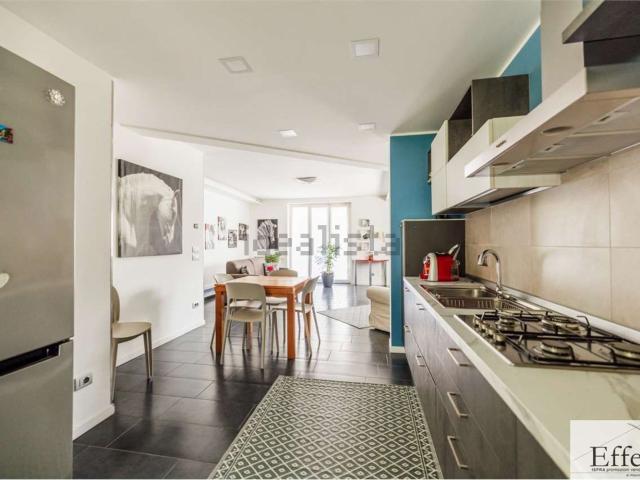 Villetta bifamiliare in vendita di 200 m² in Via Giuseppe Mazzini, 8