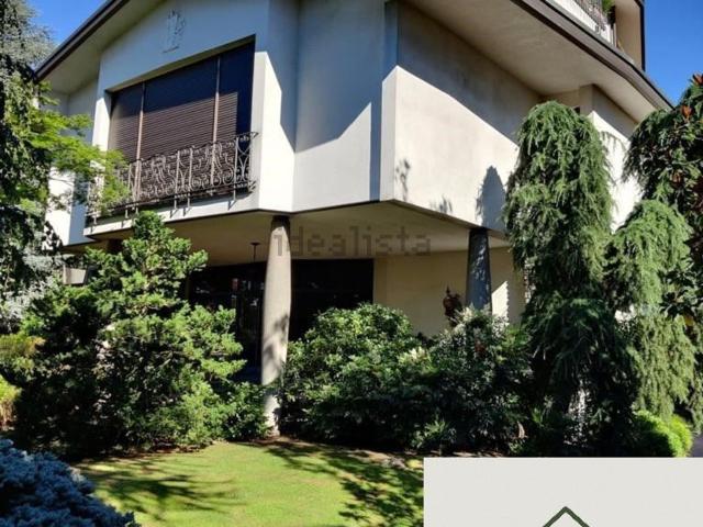 Villetta bifamiliare in vendita di 200 m² in Via Goffredo Mameli