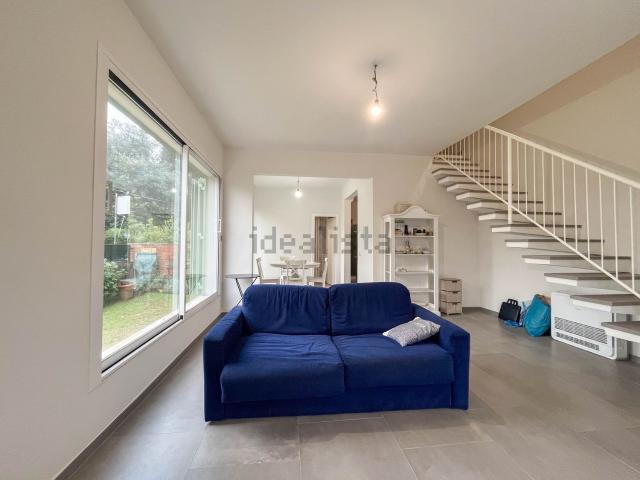 Villetta bifamiliare in vendita di 200 m² in Via Goldora