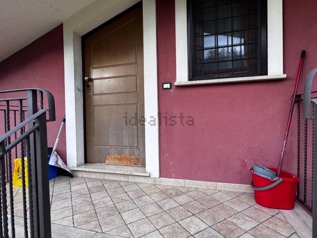 Villetta bifamiliare in vendita di 200 m² in Via Lago di Garda, 5