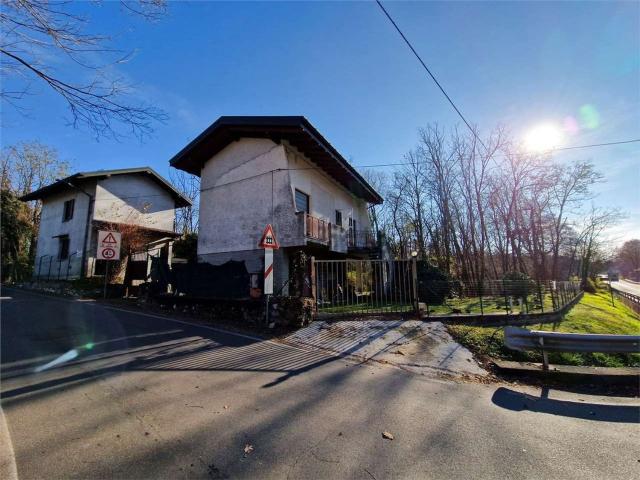 Villetta bifamiliare in vendita di 200 m² in Via Lago, 101