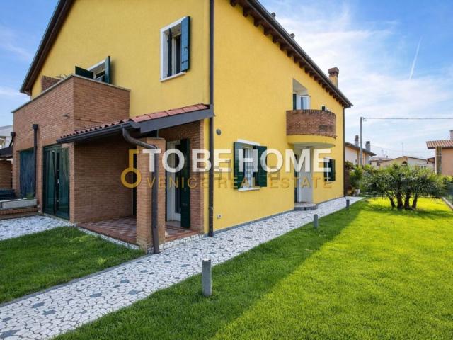 Villetta bifamiliare in vendita di 200 m² in Via Luneo, 9