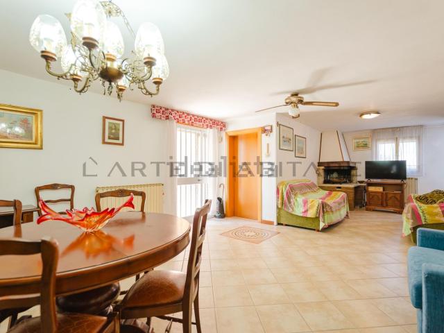 Villetta bifamiliare in vendita di 200 m² in Via Mattuglie