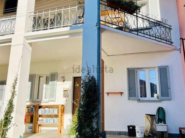 Villetta bifamiliare in vendita di 200 m² in Via Monte Pasubio, 4