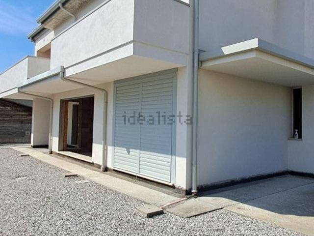 Villetta bifamiliare in vendita di 200 m² in Via Montecarlo