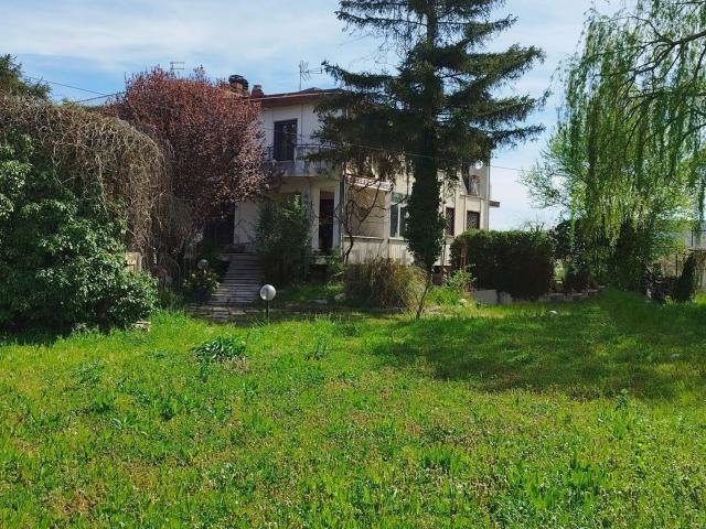 Villetta bifamiliare in vendita di 200 m² in Via Napoli