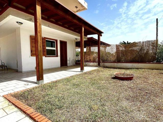 Villetta bifamiliare in vendita di 200 m² in Via Paolo Vetri