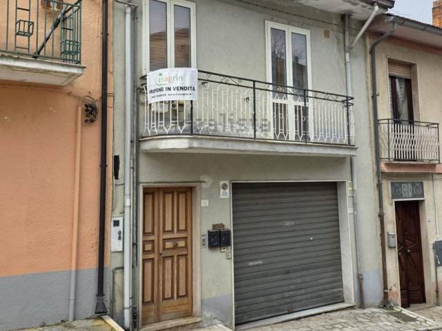 Villetta bifamiliare in vendita di 200 m² in Via Petrara