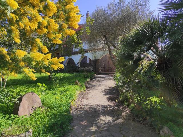 Villetta bifamiliare in vendita di 200 m² in Via PIETRO NENNI