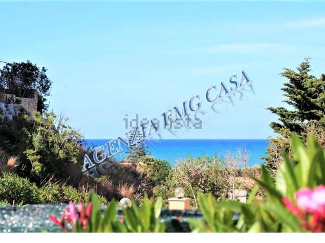 Villetta bifamiliare in vendita di 200 m² in Via Plaja