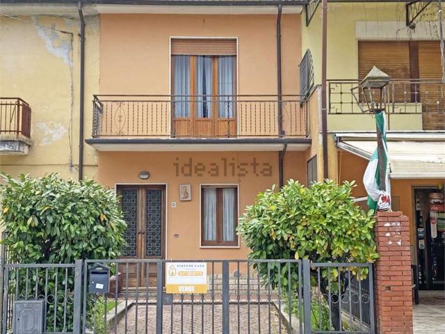 Villetta bifamiliare in vendita di 200 m² in Via Provinciale