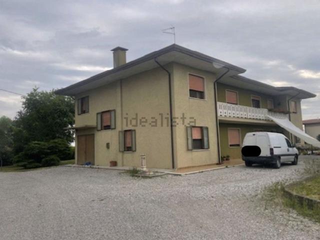 Villetta bifamiliare in vendita di 200 m² in Via Pramorin, 9