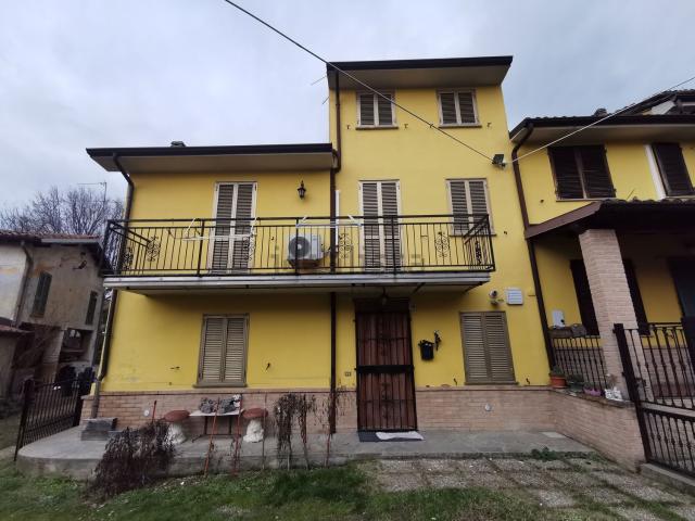 Villetta bifamiliare in vendita di 200 m² in Via Rampa, 18