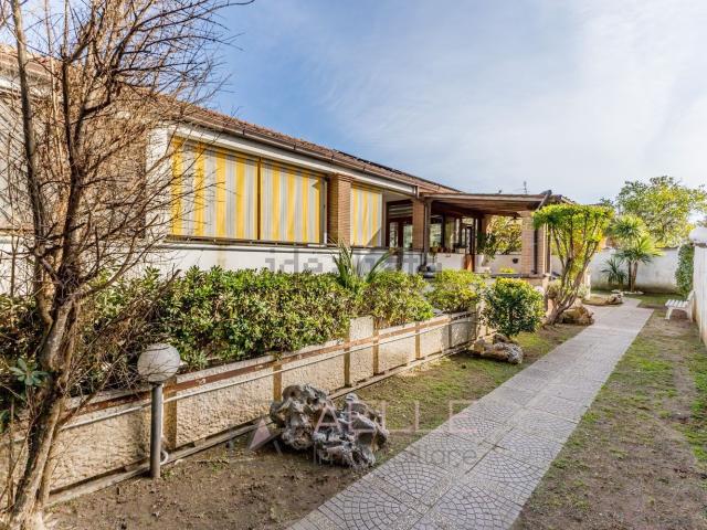 Villetta bifamiliare in vendita di 200 m² in Via Romualdo Marenco