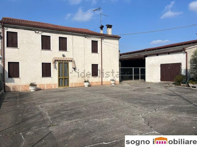 Villetta bifamiliare in vendita di 200 m² in Via Rovigo