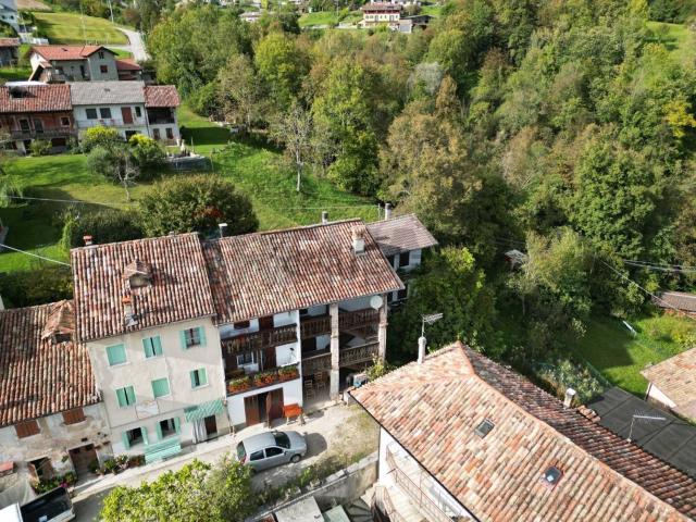 Villetta bifamiliare in vendita di 200 m² in Via Santa Libera, 24